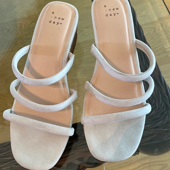 𝅺a new day sandals - Picture 1 of 7